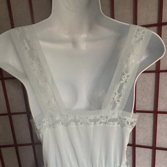Kayser Luxite 1940-50’s Light Blue Nightgown with Lace Accents Size 34 - Picture 6 of 9